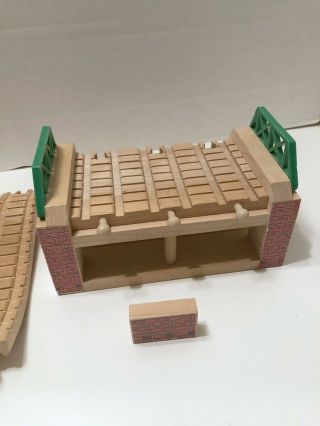 Thomas Wooden Railway Come Out Henry ' s Tunnel w/ Wall,  4 Ascending Track 1996 3
