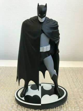 Batman Black & White Statue By David Mazzucchelli (249/5000)