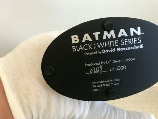 Batman Black & White Statue by David Mazzucchelli (249/5000) 3