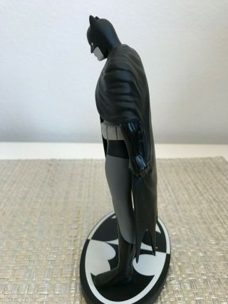 Batman Black & White Statue by David Mazzucchelli (249/5000) 7