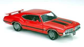 1970 Oldsmobile 442 Coupe In 1:24 Scale Dealer Exclusive Diecast Model