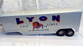 Smith Miller Lyon Van Lines Mack Truck L038 225 9