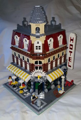 Lego Café Corner - 10182 - 100 Complete - Retired - W/box & Manuals - Exc Cond