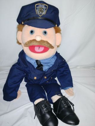 Sunny & Co 2002 Toy Company Goodman American Police Puppet Leo Education