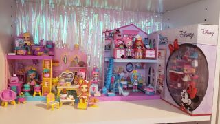 Shopkins Happy Places Disney Townhouse Cinderella Belle Minnie Rapunzel Dolls