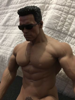 Hot Toys Terminator 2: Judgment Day T - 800 Action Figure Nude Custom