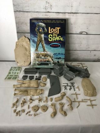 1966 Lost In Space Model Kit 420 - 198 Space Productions Aurora Plastics Corp