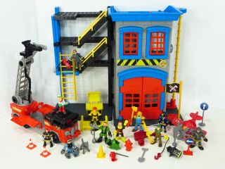 Fisher Price Imaginext Rescue Heroes Firehouse Fire Station Billy Blazes Fireman