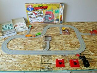 Tyco Electric Trucking 4 Action Station Slot Car Track Interstate Set Immaculate