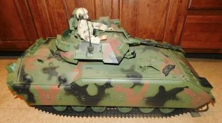 21st Century Toys 1/6 Bradley Tank M2 Fighting Vehicle Gi Joe Ultimate Soldier