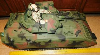 21st Century Toys 1/6 Bradley Tank M2 Fighting Vehicle GI Joe Ultimate Soldier 2