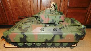 21st Century Toys 1/6 Bradley Tank M2 Fighting Vehicle GI Joe Ultimate Soldier 3