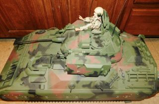 21st Century Toys 1/6 Bradley Tank M2 Fighting Vehicle GI Joe Ultimate Soldier 4
