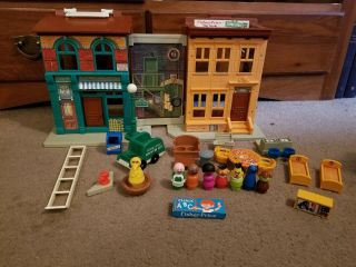 1974 Fisher Price Fp Play Family Sesame Street Apartments 938 Set Complete
