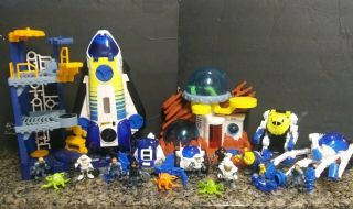 Fisher Price Imaginext Space Station Moon Base Exoskeleton Robot Space Shuttle,