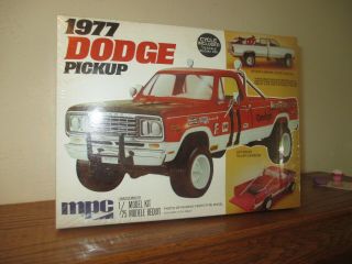 1977 Dodge Pickup Truck Mpc Model Kit Factory