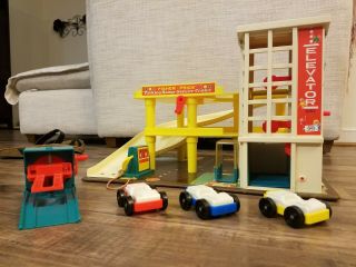 Vintage Fisher Price Little People Parking Garage 930 With 3 Cars And Lift