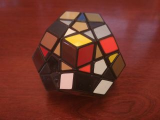 Rare Vintage Rubik ' s MEGAMINX 2