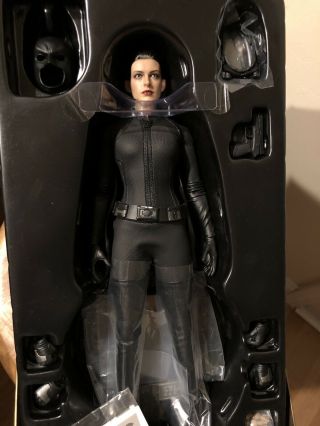 Hot Toys Batman The Dark Knight Rises Catwoman 1/6 Figure Complete Exclusive