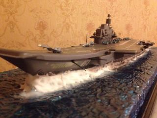 Soviet/russian Admiral Kuznetsov Aircraft Carrier With Diorama 1:700