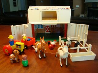 1st ISSUE VINTAGE FISHER - PRICE PLAY FAMILY FARM BARN 915 Outstanding 2