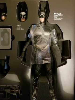 Hot Toys The Dark Knight BATMAN DX02 1/6 Scale Sonar 4