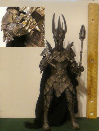 Loose Complete Lord Of The Rings 11 " Electronic Sauron With Lights/sound