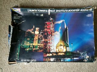 Revell Launch Tower And Space Shuttle & Booster Rockets Model 1/144 - Kit 4911