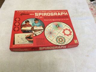 1967 Kenner SPIROGRAPH with paper 2