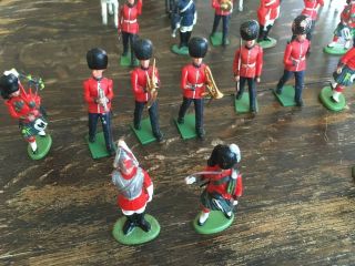 DEETAIL BRITAINS PLASTIC TOY SOLDIERS WITH HORSES GUARD HOUSES AND BAND 3