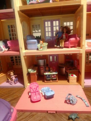 Fisher Price Loving Family Victorian Foldable Dollhouse SUV People & Furniture 4