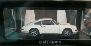 1/18 Autoart 77918 Porsche 911 S 1967 Light Ivory - Wired & Strapped 2