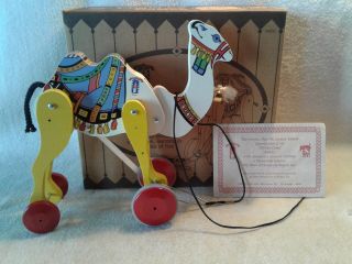 1999 Fisher Price Toy Town USA and the Buffalo Zoo All Fair Camel Pebbles 99002 2
