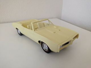 1968 Pontiac G T O Convertible 1:25 Scale Dealer Promo Model Car