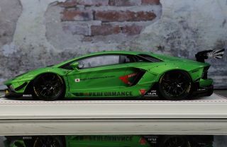 1/18 Davis Giovanni Lb Lamborghini Aventador 2.  0 Matt Pearl Green 01/05 N Mr Fx
