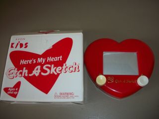 2001 Avon Kids Heart Shaped Miniature Etch A Sketch Toy