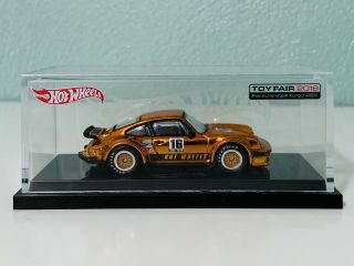 2016 Toy Fair Exclusive Hot Wheels 1:64 Porsche 934 Rsr Turbo Gold Car In Case