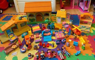 Dora The Explorer Pop - Up Talking Doll House & School With Figures & Furniture