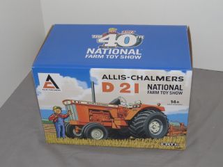 Allis Chalmers D - 21 ORANGE CHROME 2017 National Toy Tractor SCARCE 1:16 1 of 40 2