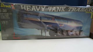1/25 Revell Heavy Tank Trailer