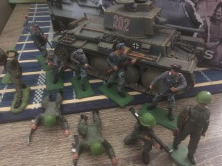 king and country german Tank.  11 Plastic Soldiers 3