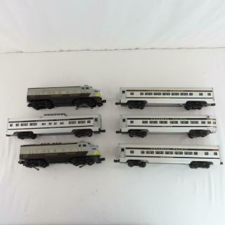 Lionel 2373 Post - War Canadian Pacific F3 AA Diesels 4 Passenger Cars 2551 2552 3