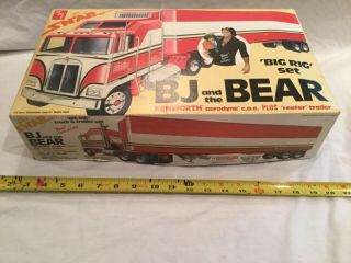 Vintage 1980 AMT BJ and the Bear “Big Red Set” Snap Fit Toy Model 1/32 Scale 2
