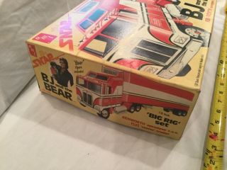 Vintage 1980 AMT BJ and the Bear “Big Red Set” Snap Fit Toy Model 1/32 Scale 3