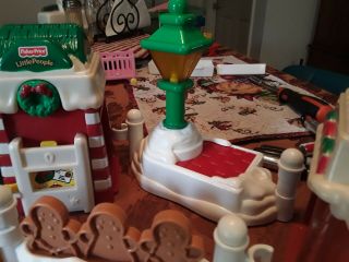 Fisher Price Little People Christmas Village 3