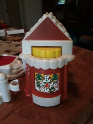 Fisher Price Little People Christmas Village 4