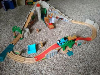 Fisher Price Thomas & Friends Wooden Railway Pirate Cove Discovery Train Set