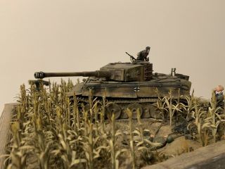 Tiger Tank Diorama - 1/35 Scale