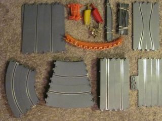 58 - Piece 1966 Revell 1/32 2 - Slot Car Track & Accessories Set,  - Vg