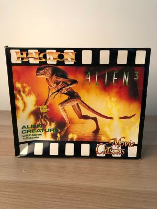 Aliens 3 - Alien Creature W/ Base 1:9 Scale Model Kit Halcyon Movie Classic 1992